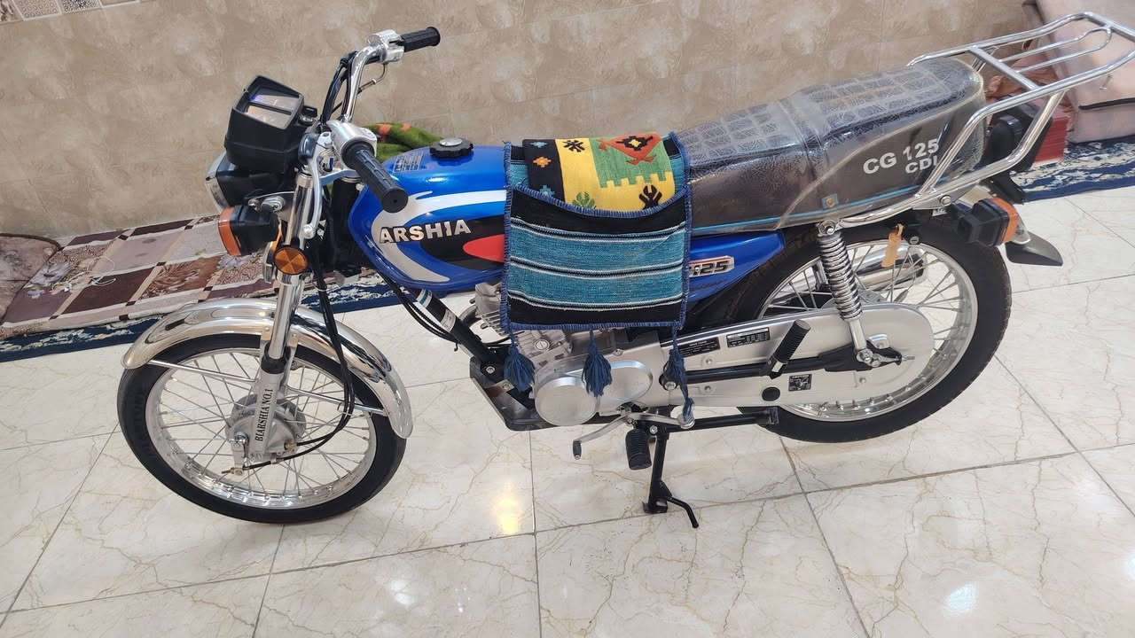 سلام عليكم دراجة للبيع موديل ٢٦ درجة شلعه تخبل أوراق كهربايات كلها شغاله درجة نضافه فول صاللها شهر من طالعه بسمي بعدهي زيرو اي نقص ما بيها كلشي شغال السعر ٧٥٠ وبيها مجال خابر وتدلل مكان كربلاء الحر ***********
