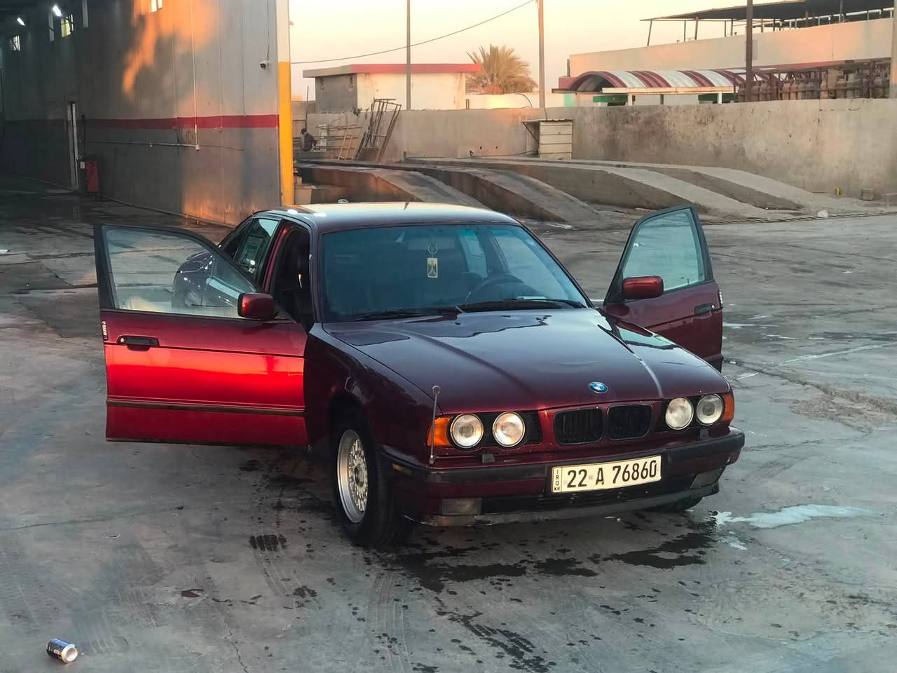 BMW 1993 .525 بجم عريض
رقم اربيل بأسمي تحويل ثاني يوم 
سنوية للـ27
صبغ عام جمالية 
تبريد ثلج ❄️ 
كامل مواصفات عدا فتحت السقف
گير اوتو غرفة نضيفة جداً كشنات جلد اسود تحكم كهرباء 
بردة خلفية 
مكينة گير اكسل مكفولات
السيارة فول فول مكانها بغداد
 
سعرها ٦٥ وبيها مجال بسيط 

***********
