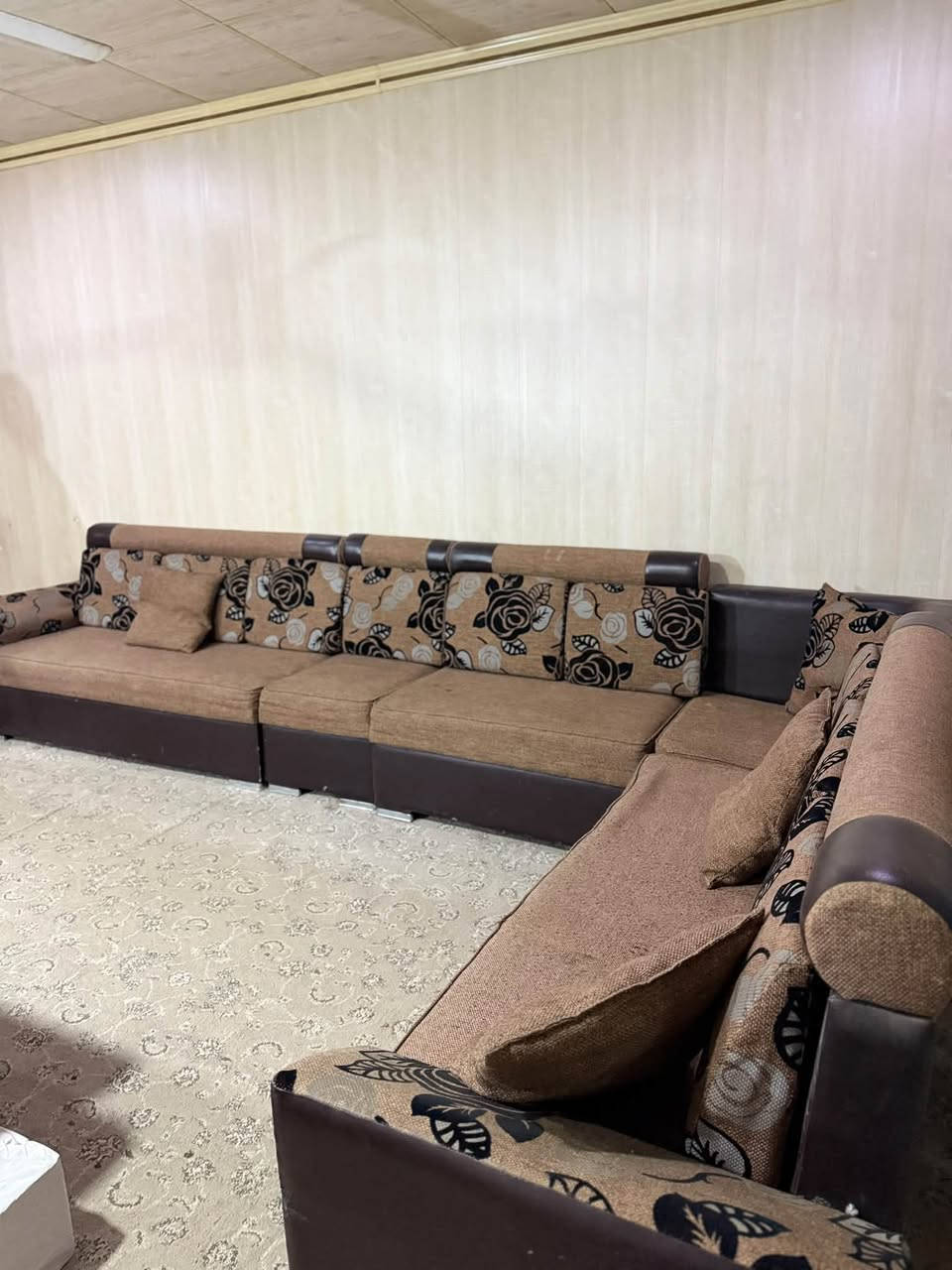 سڵێمانی 
***********

نص مكتوب في الصور:
- 40000
- 60000