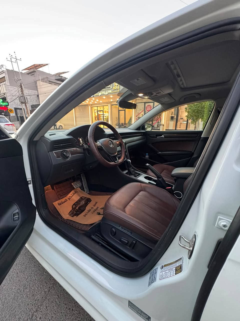 فولكس فاجن باسات Limited Edition موديل 2022
سيارة معروفة فول مواصفات
ماشية 35 ألف ميل
سلايد كوشنات جلد كهرباء وميموري
تدفئة كوشنات أمامية وخلفية
بصمة وتشغيل عن بُعد
أوتو بارك
رادار 360
كاميرا
تحديد وخروج عن المسار
نقطة عمياء
مانع تصادم وانزلاق
مرايا شفط وأسود بلادي
زينون مزدوج متحرك مع الستيرن
مثبت سرعة
أبل كاربلاي
جنوط 18
إنارة داخلية بلادي
تبريد وماسحات أوتوماتيكية
داخل خشب صاج
وباقي مواصفات الفئة

حالة السيارة:
المحرك والگير بشرط
الأيرباكات سليمة بدون فتح
بجم كبس
4 إطارات جديدة
الجاملغ الأمامي بارد
ودوسة أسفل جهة السائق شبرين صبغ
السيارة أخت الـClean وبدون نقص

سنوية جديدة باسم المالك
رقم أربيل بشرط التحويل
مكان السيارة: بغداد أو أربيل

السعر: اتصال او تواصل ع خاص

رقم الشاصي:
1VWBA7A35NC0068***********27
