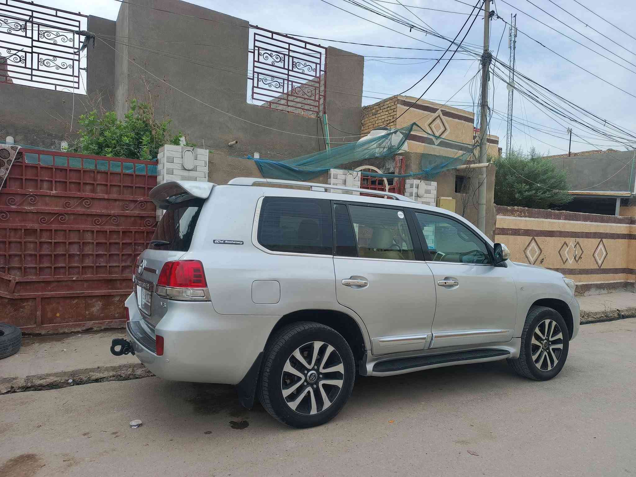 لاندكروزر • ٢٠١١ • رقم بغداد