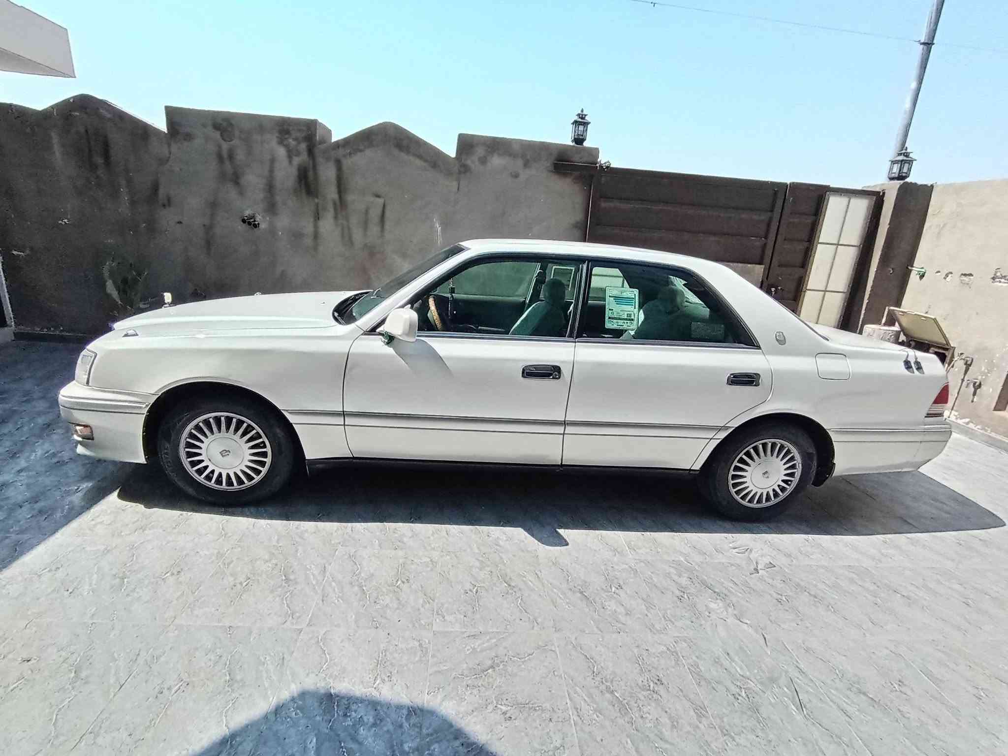 للبيع سياره راس الثور موديل 1996سياره جاهزه من تبريد حداديه تخم تاير باتري مكينه وكير  2500 في فتي سياره جاهزه مكفوله من الضربه القويه والعيب الشرعي رقم انبار سنويه 2028 مداور ثاني يوم مكان ذي قار قلعه سكر سعر 93وبيها مجال بسيط ***********
