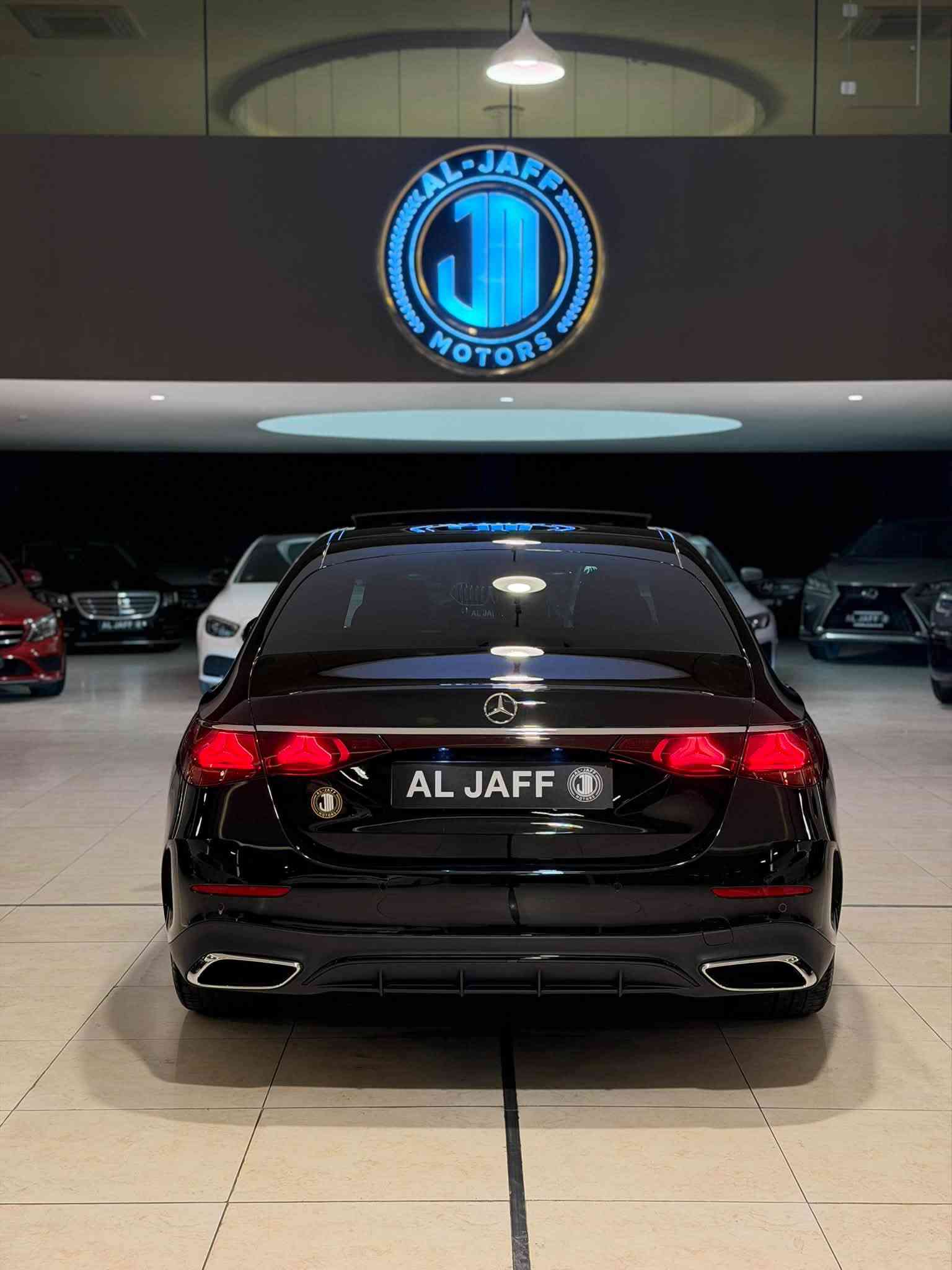 السلام عليكم 
البيع مارسدس E class AMG  موديل 2024
ماشية 35 الف كيلو 
🚨وكالة المانية ضمان دولي بصمتين
🚨فول مواصفات ومغلف ppf بالكامل
بانوراما وداخل مشمشي وكامرة رحساسات ورادار ولد بالشباك بلادي وكت AMG بلادي وستيرن AMG ونقطة عمياء وانارة مخفية ودشبول نجوم وصندوك كهرباء وكشنات خزن وتدفئة وبصمات وسماعات برو ماستر وبعد كلش هوايه مواصفات 

السياره مكفولة كفالة عامة حتى الدعاميات بشرط بدون شخوط او رصعات وبدون اي نقص او خلل
رقم وفحص وهزه كله جديد
السعر : 560 $ ورقه
للاستفسار : *********** كاوه جمال 
او واتساب نفس الرقم
العنوان :السليمانية المعارض الجديده معرض (الجاف)
