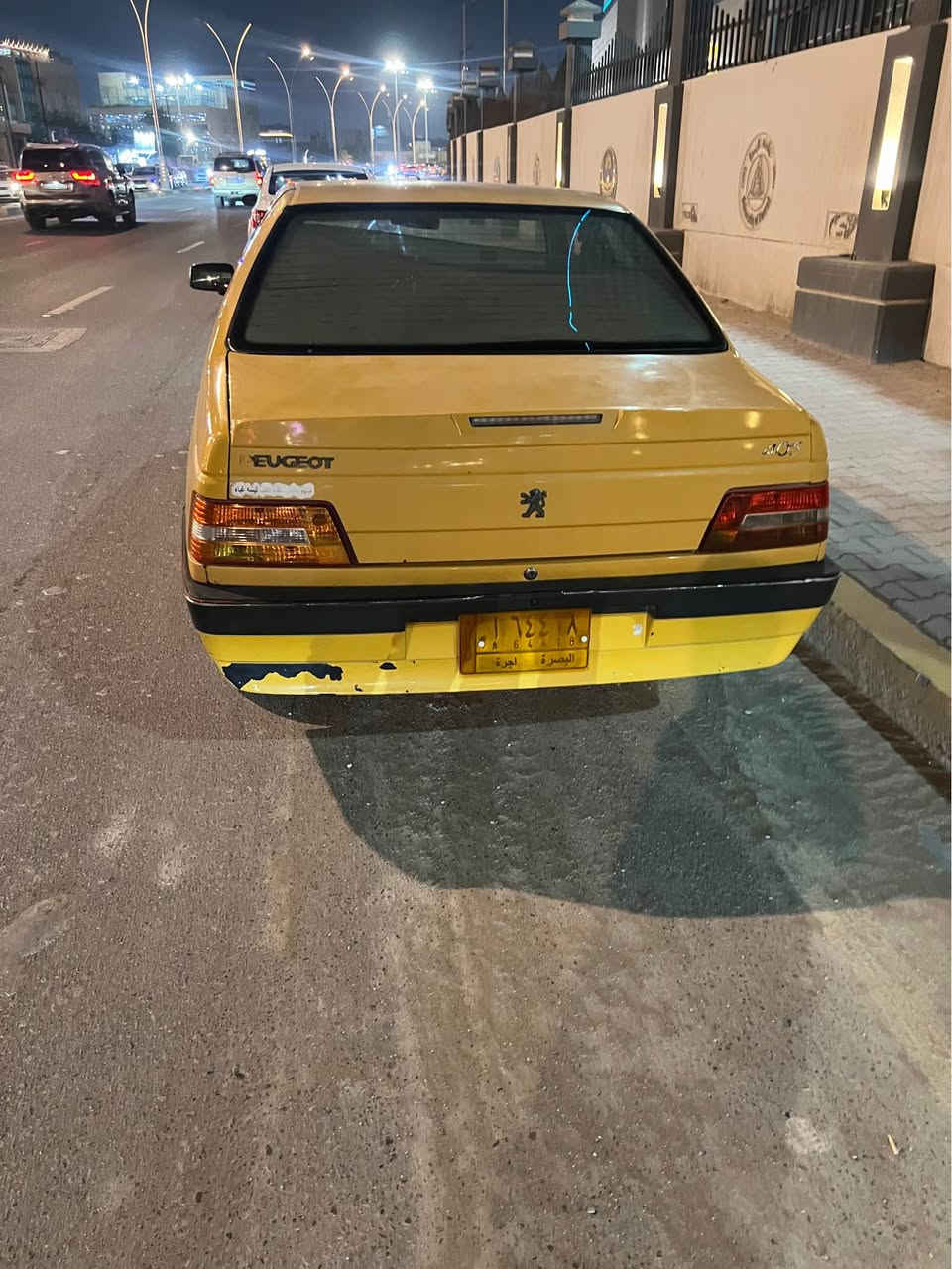 بيجو اربعميه وخمسه موديل 16 سياره مثل ما مصوره ما تشتغل تكسي مال واحد مشتريها للبيت فقط سياره كير محرك تبريد كهربائيات كلهم شغاله باتري كسر كارتون تايرات نص عمر اثنين وثنين جدد سياره جاهزه اتحط كير وتحرك اترايك وين ما اتريد وشرط اترايك والتبريد مشتغل لتواصل على وتساب او اتصال على هاذه الرقم 
*********** البصرة, العراق

