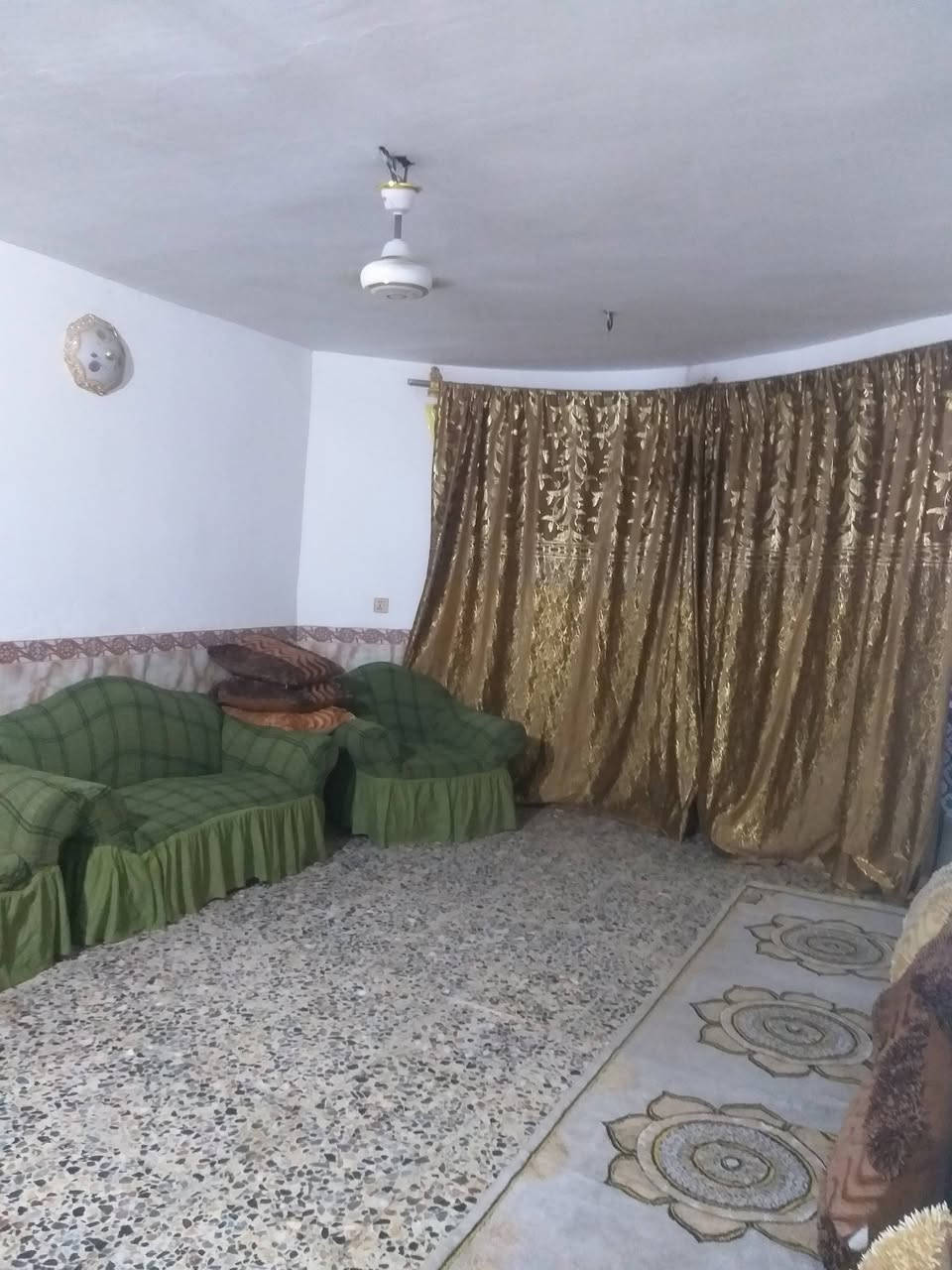 يا الله.دار.للبيع.اومراوس.بسعر.مناسب.حي.الكوفة.٢٠٠متر.واجهة.١٠.نزال.٢٠خلف.مكتب.السلطان.طابقين.مسلح.الاول.٣غرف.نوم.مع.استقبال.الثاني.٣غرف.نوم.مع.حمام.تواليت.مشترك.المنطقة.تبليط.مقرنص.كامل.الخدمات.مع.البيت.جهاز.رافع.القدرة.مع.خزان.ماء.٢.ماطور.ماء.مبأيل.***********بالتوفيق.
