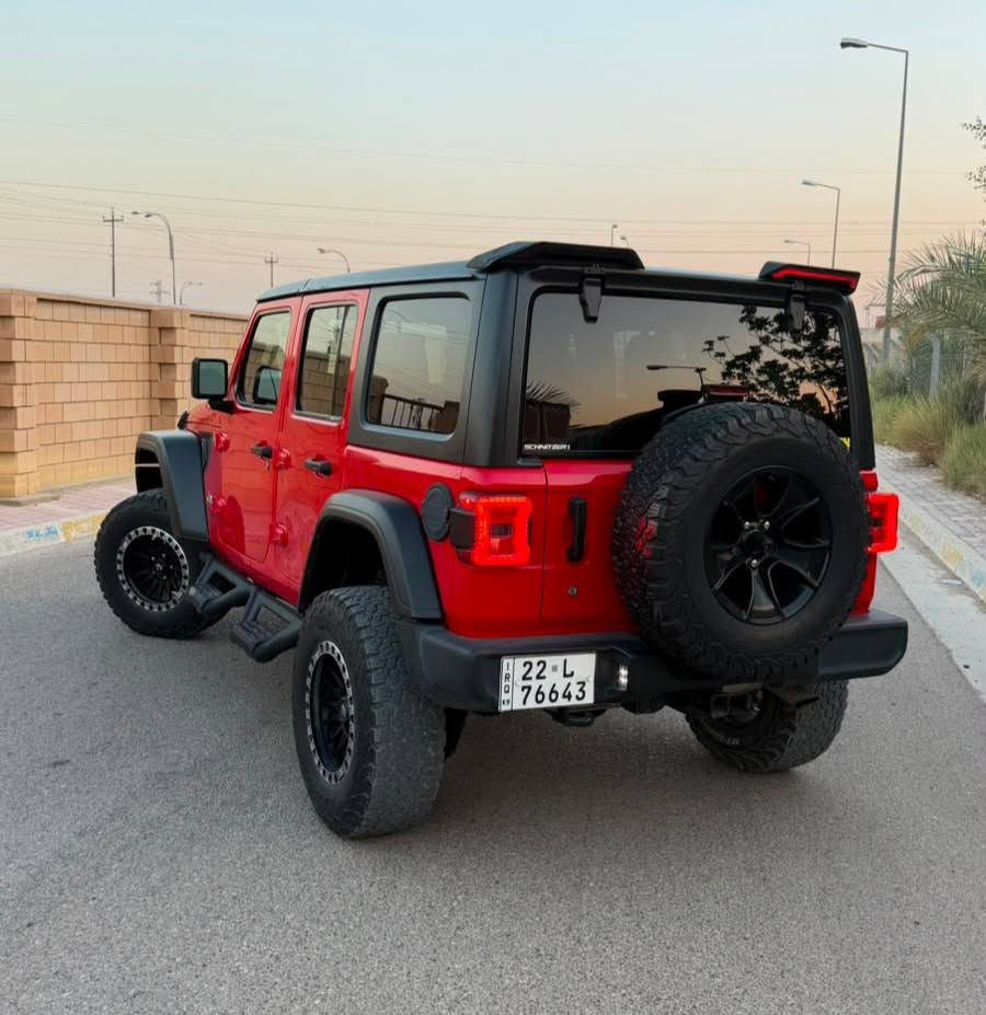 رانلكر بيع او مراوس        س 275$
لمتد سيورت بصمه شاشه كامره سيير تعليك 
         2021 v6 3600    
ترفيع بلادي شركه فوكس تاير ويل جديد شادهن 
سقف بلاستك متحرك المرغوب
لايت بك لايت كشاف لدد 
حادث باب خلفي بارد انامي كلير دوسه نص صبغ
جاهزه من النقص تحويل مباشر 
مكاني بابل حله مركز المدينه 

  ***********

نص مكتوب في الصور:
- 9 / 10 1:39 bid.cars