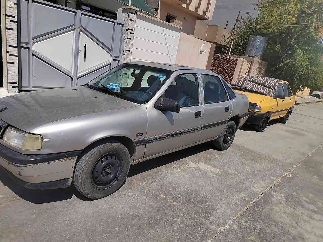 حجم ٢٠ محرك نضيف كير ثالث يفلت درايم شفت كلو شرط جديد يعوزها بس دواير بيهن خيسان أسفل قطره ماكو خياس ارفلو جديد غرفه حلوه صبغ مابيه شرط التحويل سعر ٣٠ وبيها مجال والكشر كدام العين  وترهم مقدمه زينه ***********
***********
