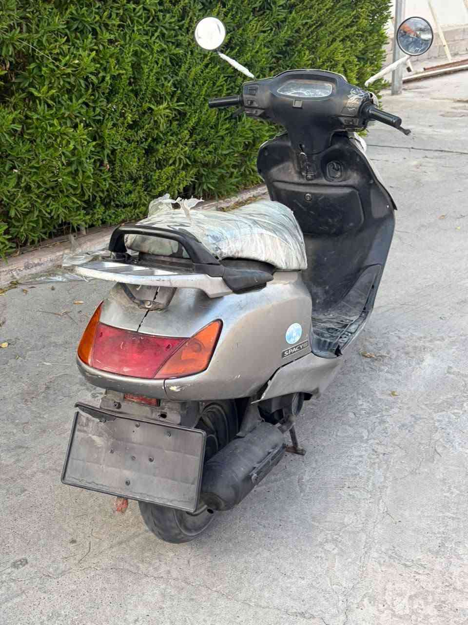 للبيع هونده سبايسي ياباني 
سلف كهربائي كله شغال 
بدون عيب مكاني كركوك
سعره 150 الف  
***********
