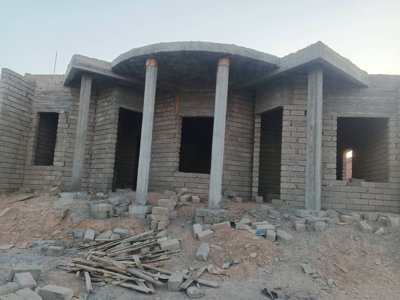 متواجد نجار في بيجي صلاح الدين سعار مناسبه لي ريد شتغل يتصل ***********

نص مكتوب في الصور:
- Watban Al Hasan
- ***********
- watban-9