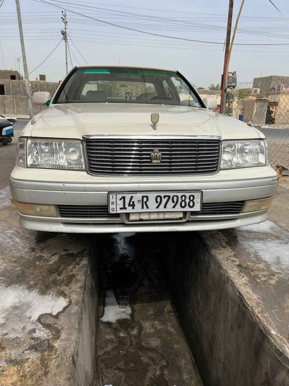 تويوتا كراون • ١٢٩٠٠٠ كم • بصره