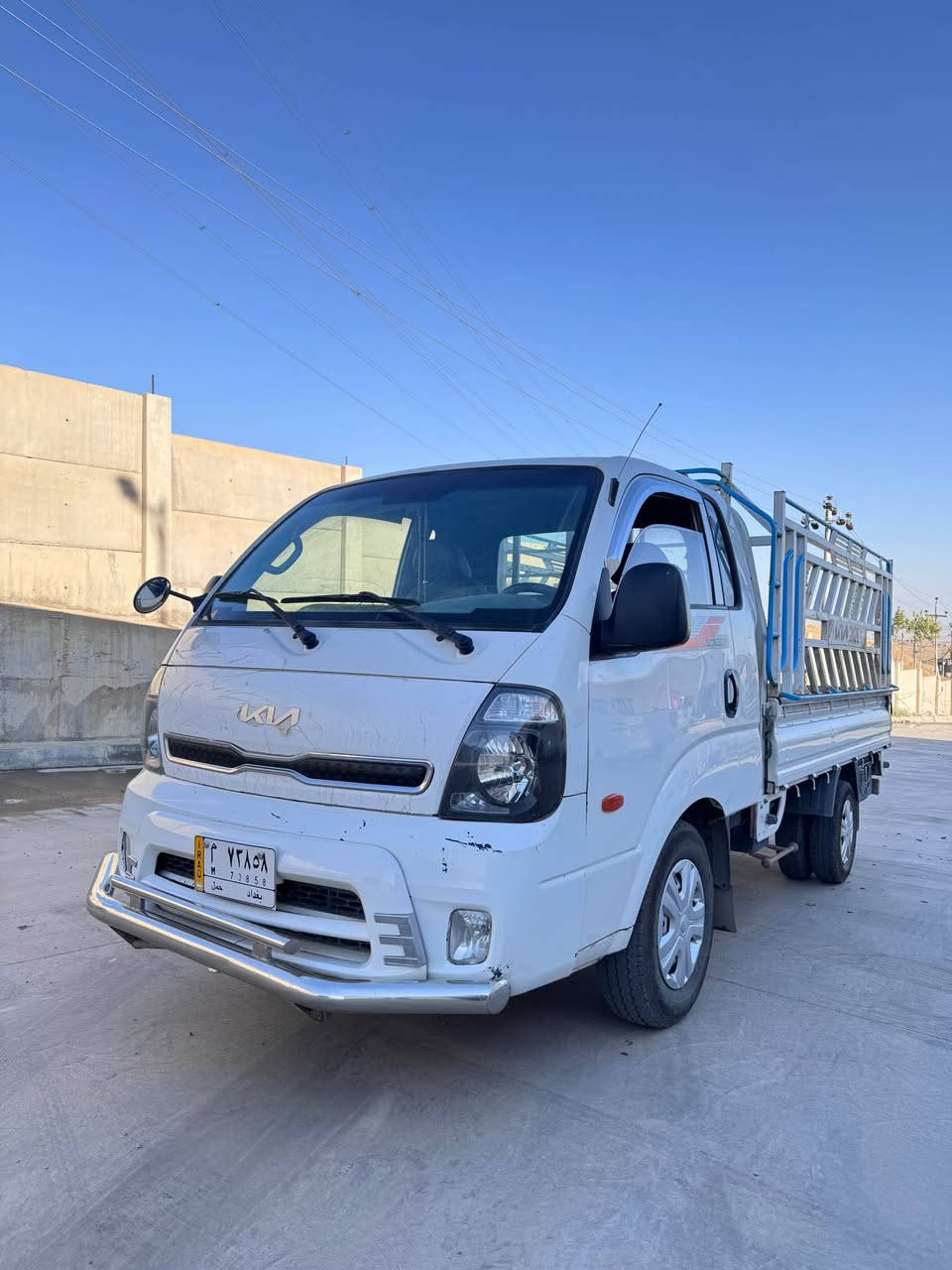 دووتەنی کیا مۆدێل ٢٠١٤
مەکینە ٣٠٠٠ ی سۆپەری ڕەش مەرغوب
سەیارەکە بۆیاخی نیە و زۆر جوانە
تەبریت لەسەر سویچ 
سەیارەکە ٧ گێڕە 
سەیارەکە کاملە و باری پێ بارکە
سەیارەکە کۆدی بۆ نەکراوە 

*********** السليمانية, العراق
