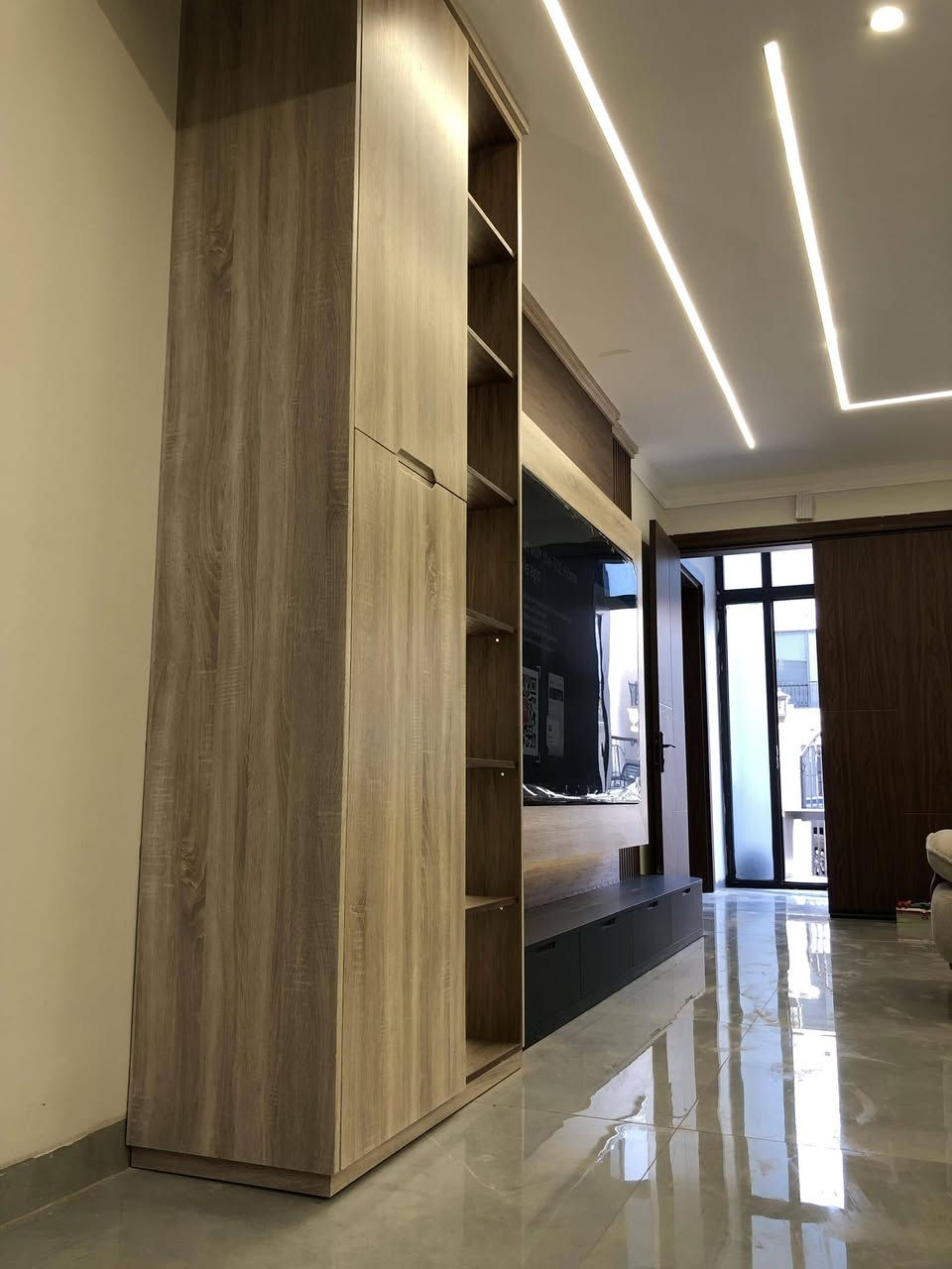 اشتريت بيت🏡 🏠 🏘️  وحاير منين تبدي؟؟ 🤷‍♂️
لتحير ابد وابو نبأ النجار 👷‍♂️ موجود
مطابخ مودرن تصميم وتنفيذ بأيادي محترفة
دريسنغ روم نصممه الك حسب قياسات غرفتك
ديكورات تحت الدرج تضيف جماليه ومساحة للتخزين
لتتردد بالتواصل ويانه على الارقام 📞 
***********
***********
عنواننا اربيل الصناعه الجنوبيه
