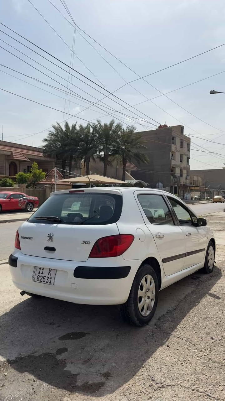 سلام عليكم
هاي سيارتي معروضه للبيع
الله شاهد صرفت عليها صرف بلا وجع گلب
بس كرفتها محلوه عليه
مابقيت شي بيها مو بلادي من الطول للطول كير ومكينه كفاله
السياره بدون ضربه وصبغ قطعتين بس باب وجاملغ 
كهربائيات كله شغله بيها نقوصات بسيطه مثل فان التبريد فقط هذا نقصها
راديترات منظومه المي كلها جديد
منظومه تبريد كمبريسر وراديتر مال تبريد اصلي شركه بس التبريد كلفني 250 الله شاهد
السياره بأسمي سنويه مامنتهيه وبدون اي غرامات وتحويل ثاني يوم
السياره مكلفتني بل 67
معروضه ب 55 وبيها مجال
هذا رقمي ***********
