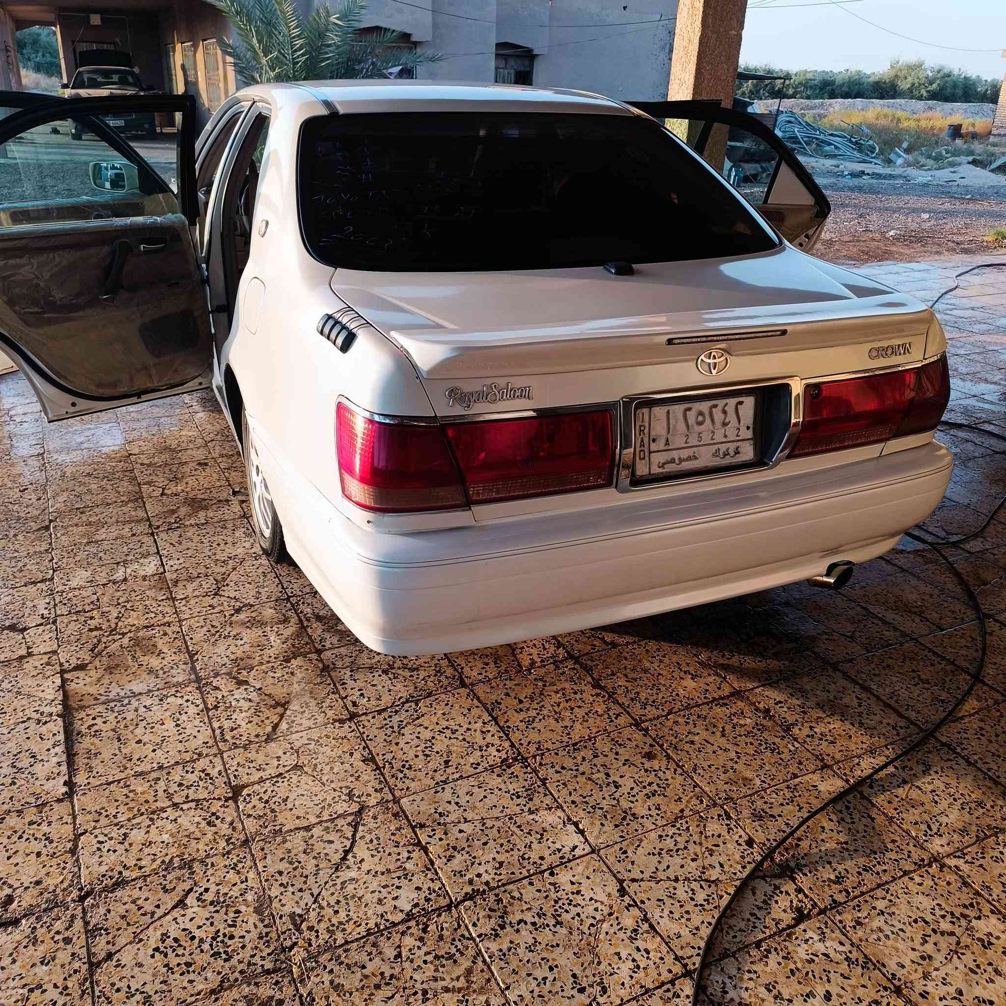 ملكه 2002
قرار 48 شاصي75 
محرك وكير جدد
 الديفور الجبير
كمركها مامدفوع
3 دكم 
استيرن كهرباء 
كشنات كهرباء
فول ماعدى الفتحه 
بيها ضربه بالجاملغ الخلفي مصلحه
مكفولة من نقل الجثه والكصه والعيب الشرعي 
للتواصل *********** واتساب
