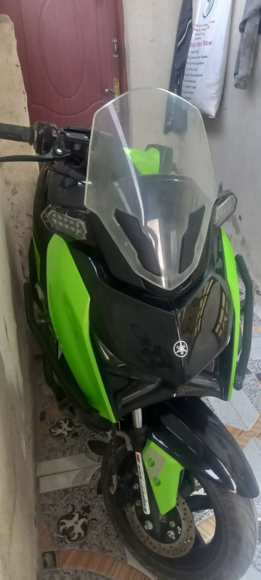 السلام عليكم 
دراجه نظيفه للبيع 
السعر مليون و 150بيها مجال قليل 
شط العرب الجزيرة الفيروزيه 
***********

