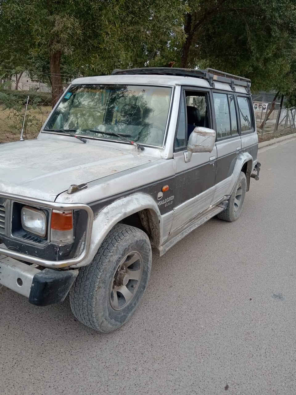السلام عليكم
كالوبر 1995 بغداد انكليزي السنويه جديدة باسمي
مكينه بطه ٢٥٠٠ مكانها بغداد الكمالية
السعر 41 وبيها مجال 
الايسي بي خربطة
*********** ابو قمر

