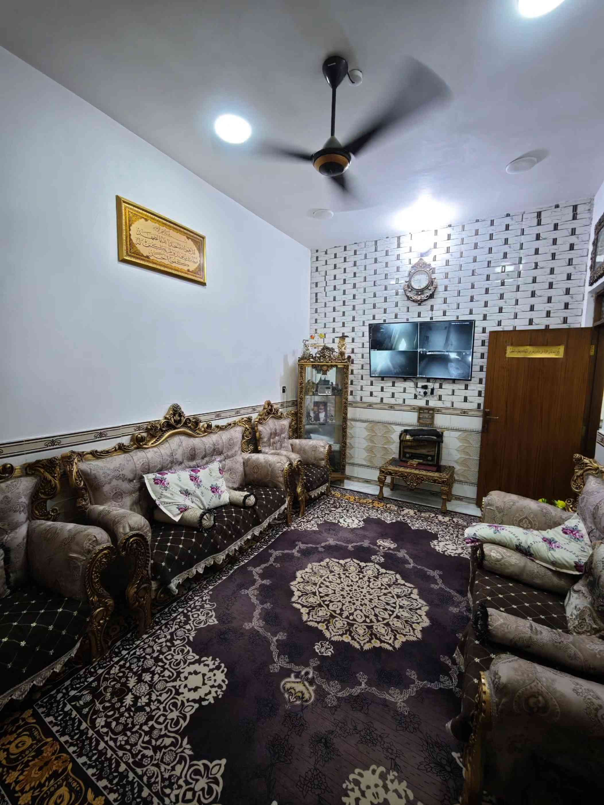 بيت للبيع  📍الموقع: ميسان - العمارة / الشيشان الثانية🏠 📐 المساحة: 100 متر (طولاني) 🏗️ سنة البناء: 2023 (بناء حديث - صب كونكريت بالكامل 🛠️) 🏢 العدد: طابق واحد 🛋️ المشتملات والخدمات الداخلية: 🛌 غرفة نوم مريحة 🛋️ استقبال واسع للضيوف 🛋️ صالة معيشة 🍳 مطبخ نظام (حار / بارد) 🚿 صحيات داخلية وخارجية 💰 السعر المطلوب: 75 مليون (قابل للتفاوض البسيط) 🏷️ 📞 للتواصل والاستفسار: يرجى الاتصال على الرقم: *********** ☎️🤳 #عقارات  #قطع_اراضي  #عقار  #بيع_و_شراء_عقارات #الشعب_الصيني_ماله_حل😂😂 
