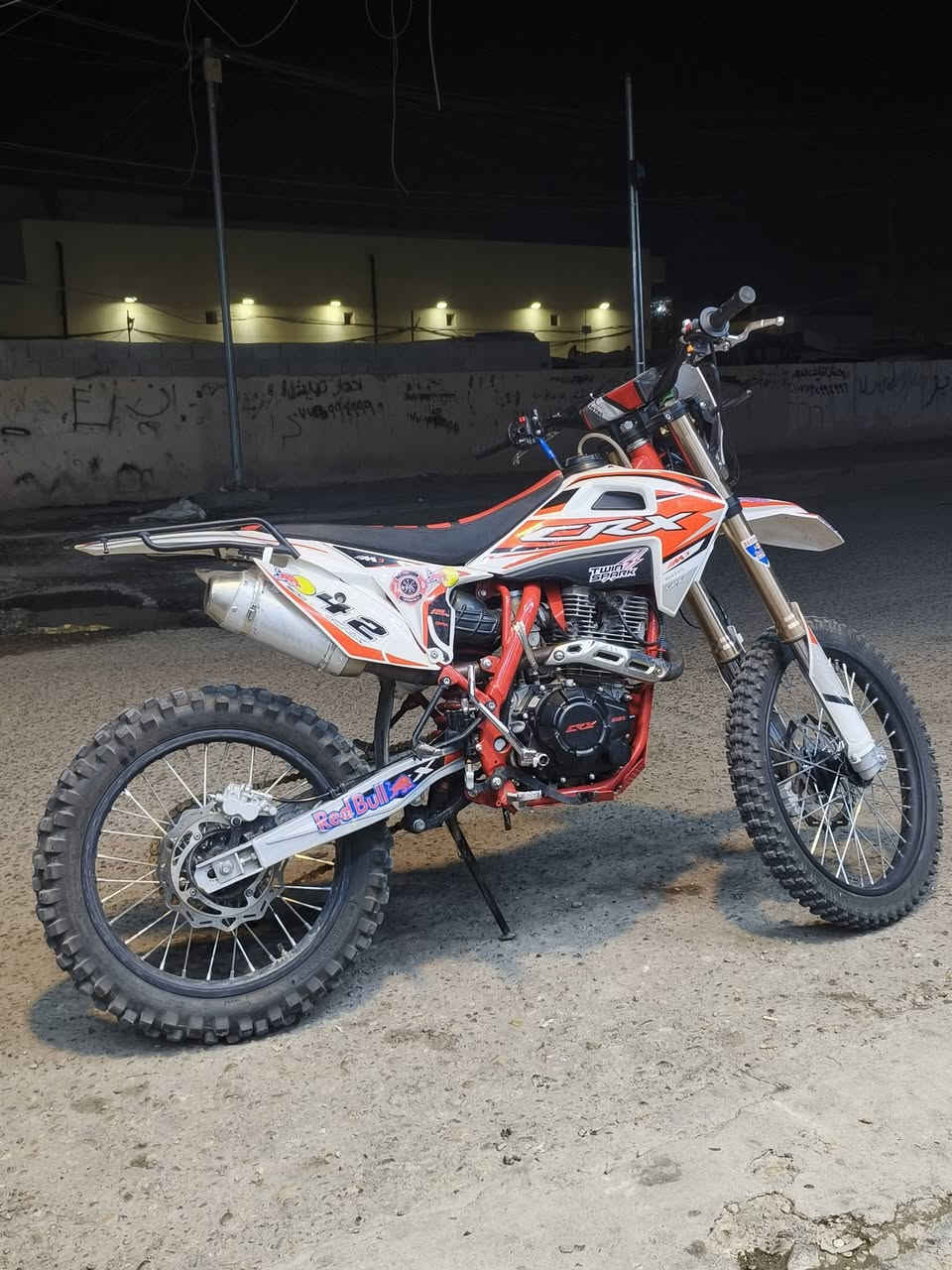 السلام عليكم
قفاز crx 2025 350ccطالعه 2026 شهر الثالث دراجه فول مكفوله السعر 1600وبيه مجال دراجه نضيفه حيل وكيل  مكاني العماره تواصل واتساب او اتصل  الدراجه كلشي شغال وهذا رقمي ***********
