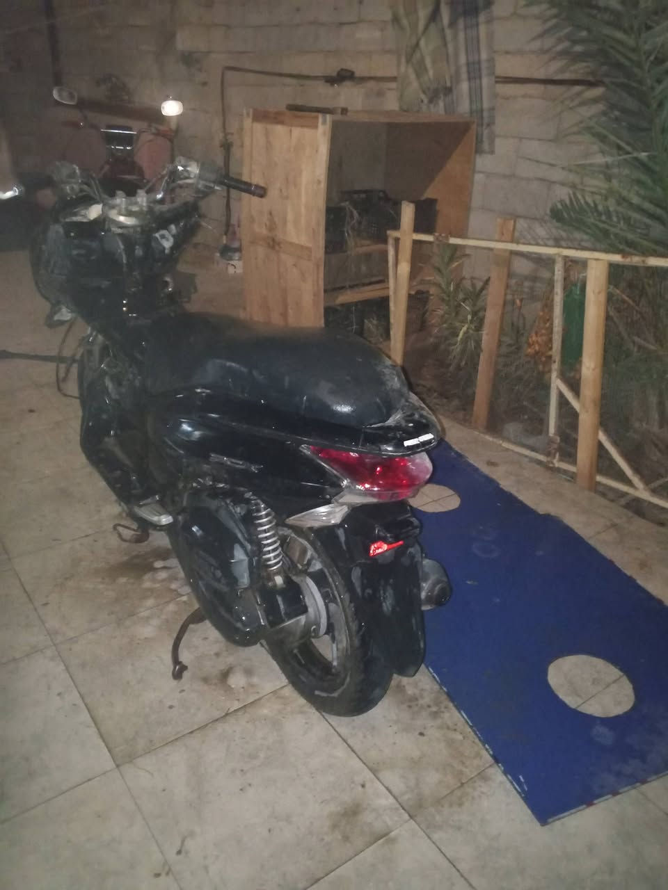 السلام عليكم pcxجيل الأول ياباني محرك125 جم حديد  شراي يتصل*********** ديوانيه
