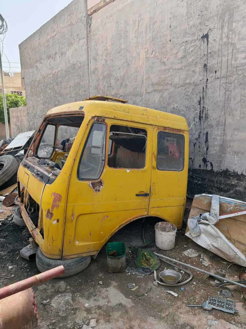 السلام عليكم قماره البي للبيع مديل ثمانينات سعر 350وبيهه مجال مكان كربلاء طوريج الاتصال ***********
