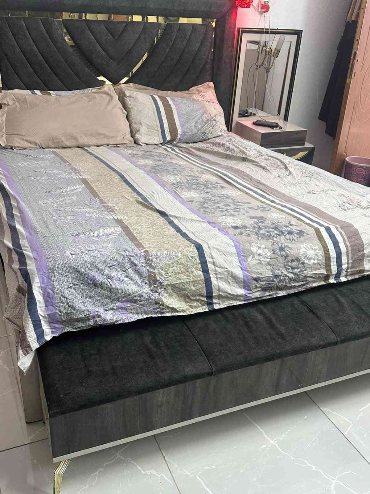 حي اور بغداد • غرفه اخشاب • ميز تواليت