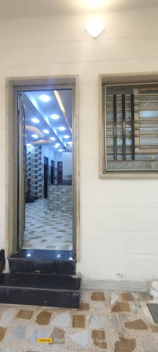 دار للبيع سند طابو
موصل جانب الايسر حي الميثاق قرب مستوصف الميثاق ,المربع الذهبي
قرب الشارع العام 

المساحة:150م واجهة 7ونص

الطابق1  فصال تركي /غرفة نوم سويت+مطبخ + استقبال +هول+ صحيات عدد ثنين + ترك ثنين +مخزن

الطابق 2/غرفة نوم سويت+غرفة نوم  2 مطلة على بكلونة+مخزن+ صحيات +  مطبخ +هول 

بيتونة كبيرة على طول البيت+سطح  كاشي
السعر...195وبي مجال 
للتواصل وللاستفسار
رقم الهاتف: ‌‌  ***********
رقم الهاتف:    ***********

نص مكتوب في الصور:
- realme Shot on realme X3 SuperZoom
- ١٤٠١,١٠,٢٥ ١٠,٣٢