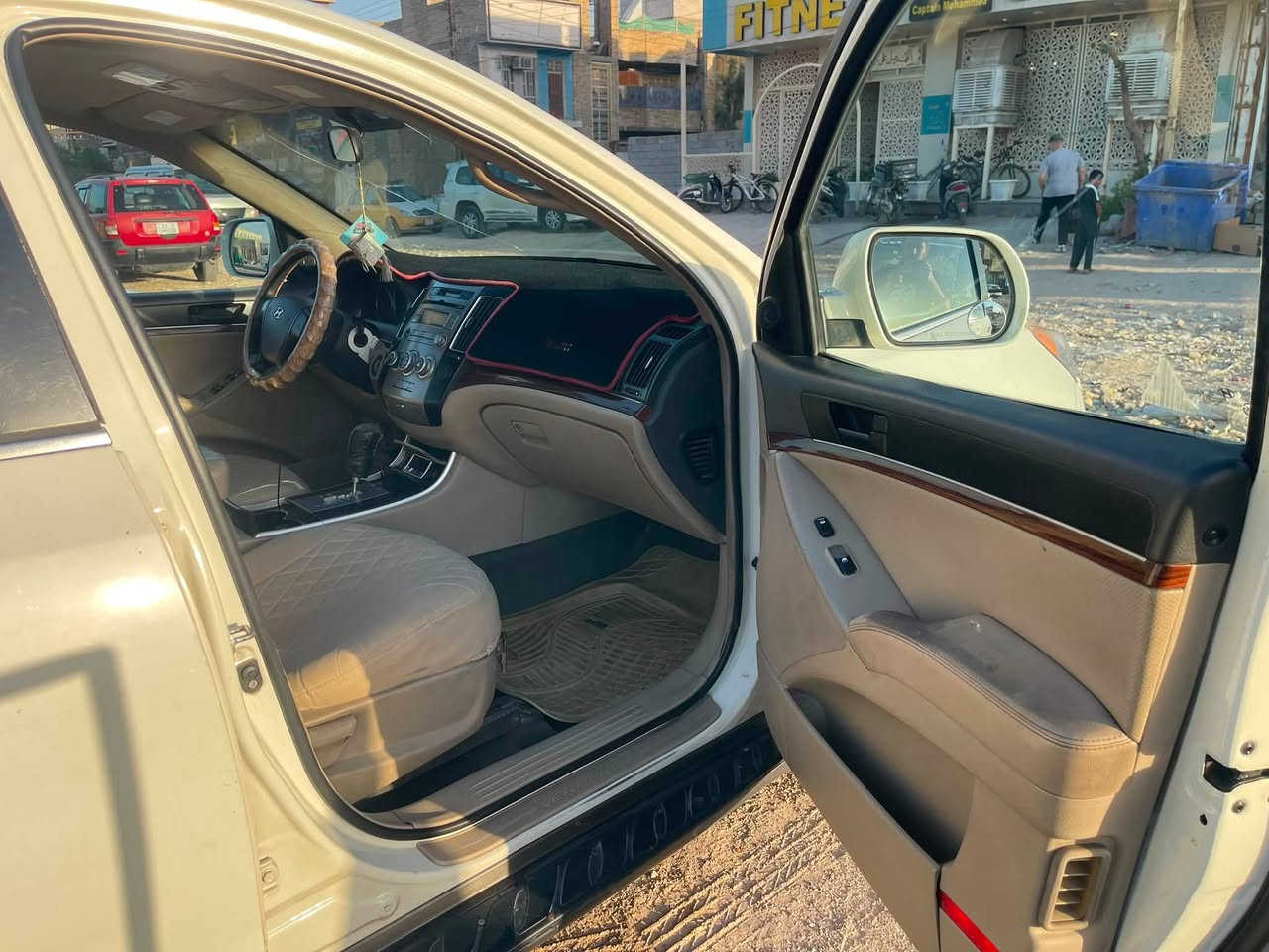 السلام عليكم هونداي فير كروز خليجي ٧ راكب رقم بغداد بسمي موديل ٢٠١٠ بيها جاملغ مبدل مال سائق وصبغ شبر بل قبق مال جنطه مكاني بغداد كير محرك تبريد كله نضيف وشغال السياره عارضها ب ١٠٨ بيها مجال بصيط اي ستفسار اكثر اتصل ***********
