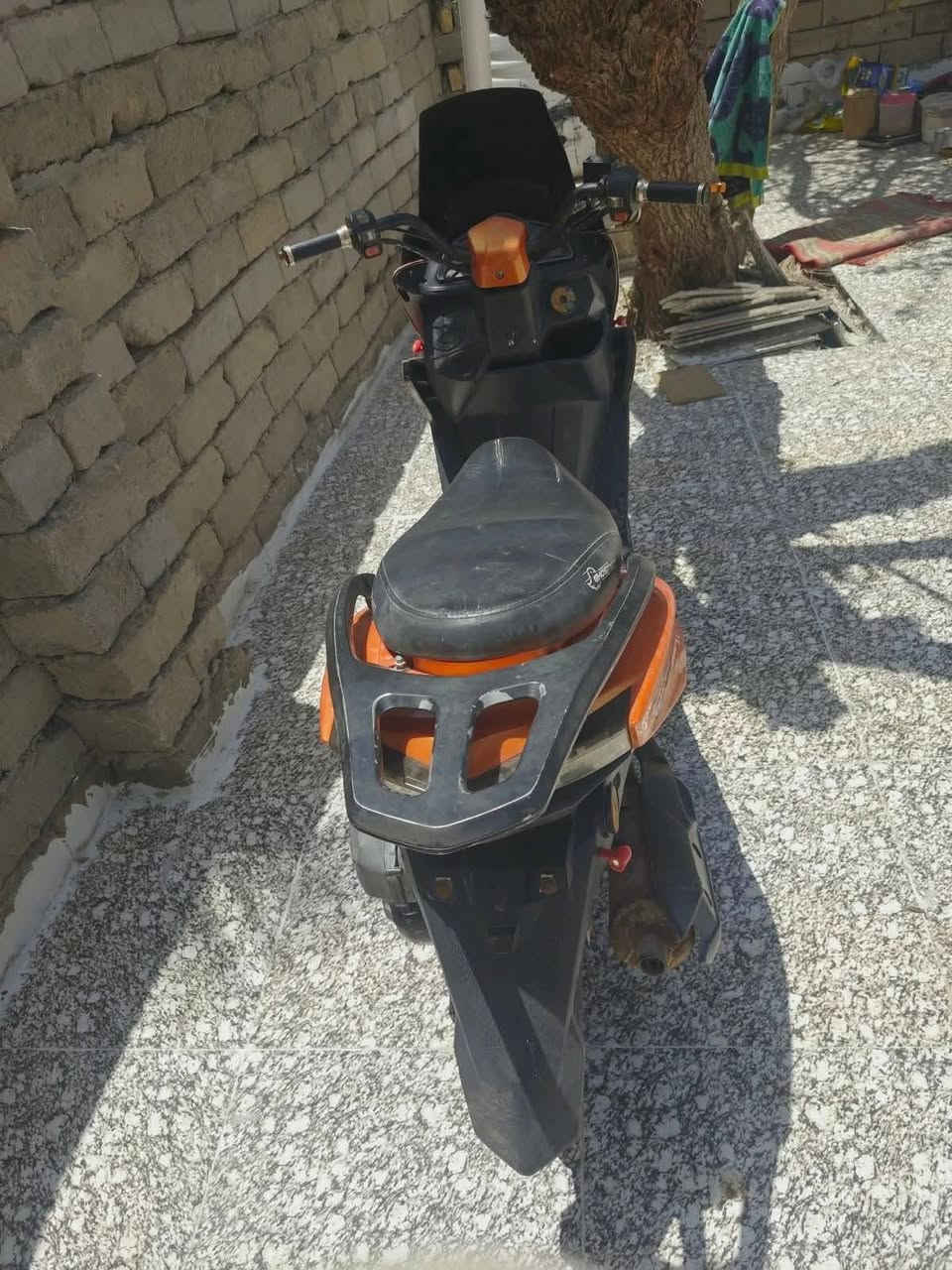 سلام عليكم 

دراجه سترونك موديل 23 للبيع او مراوس بايسكل شحن 

دراجه كامله عوزه تاير الخلفي فقط 

سعره 400 وبيه مجال حك الجيه 

المكان،، سوق الشيوخ،،كرمه بني سعيد 

للتواصل..
***********
