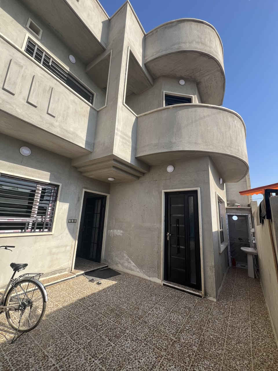 بيت للبيع مساحة 150متر رشيديه قطاع الخامس سند. زراعي  بي وصل بلديه أقرب نقطة داله جامع الرحمه تقطيع حج طه  هاتف للستفسار الاتصال على الرقم ***********
