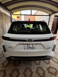 كورلا اوربان كروز موديل 2025، ماشيه40، فول مواصفات 1/1 هايبرد بس بالوق...