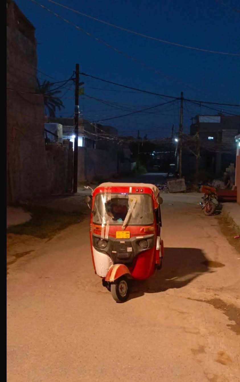 سلام عليكم ؟؟؟؟
تكتك باجاج نضيفه وحلووه مكينه امجفتهه جديد شركه ،،،
التكتك سنويه بس من أتحول تستلم لوحات وتصير بسمك يعني لوحاتهه بل مرور وسنويه مال تكتك عندي …
🤎(عنوانه) الخالص حي العصري 
☸️السعر(5ملاين وبيهه مجال )  
☪️(الرقم) (ما متواجد علئ الفيس)***********
