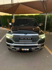 دوج رام لونك هورن لمتد خليجية وكالة هارلم موديل 2023 فول مواصفات  ماشي...