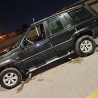 شيروكي ١٩٩٧ • دي فور • بدون ضربة