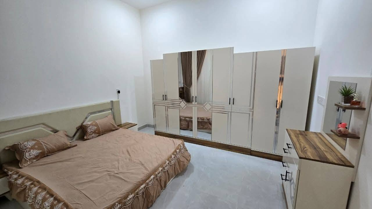 قرب فندق البارون • ١١٤م • ٤ غرف