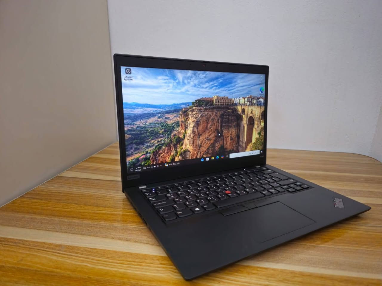 Lenovo thinkpad X395
المعالج: Ryzen 5 pro 
يعادل الجيل الحادي عشر  

رام 8GB قابل للتطوير 
هارد 256GB SSD قابل للتطوير 
كرت شاشه خارجي 2GB AMD 
كرت شاشه داخلي 4GB 

شاشه 14 انش FHD
نظافة 100٪ 

السعر 375 الف 

توصيل متوفر 
واتساب ***********
