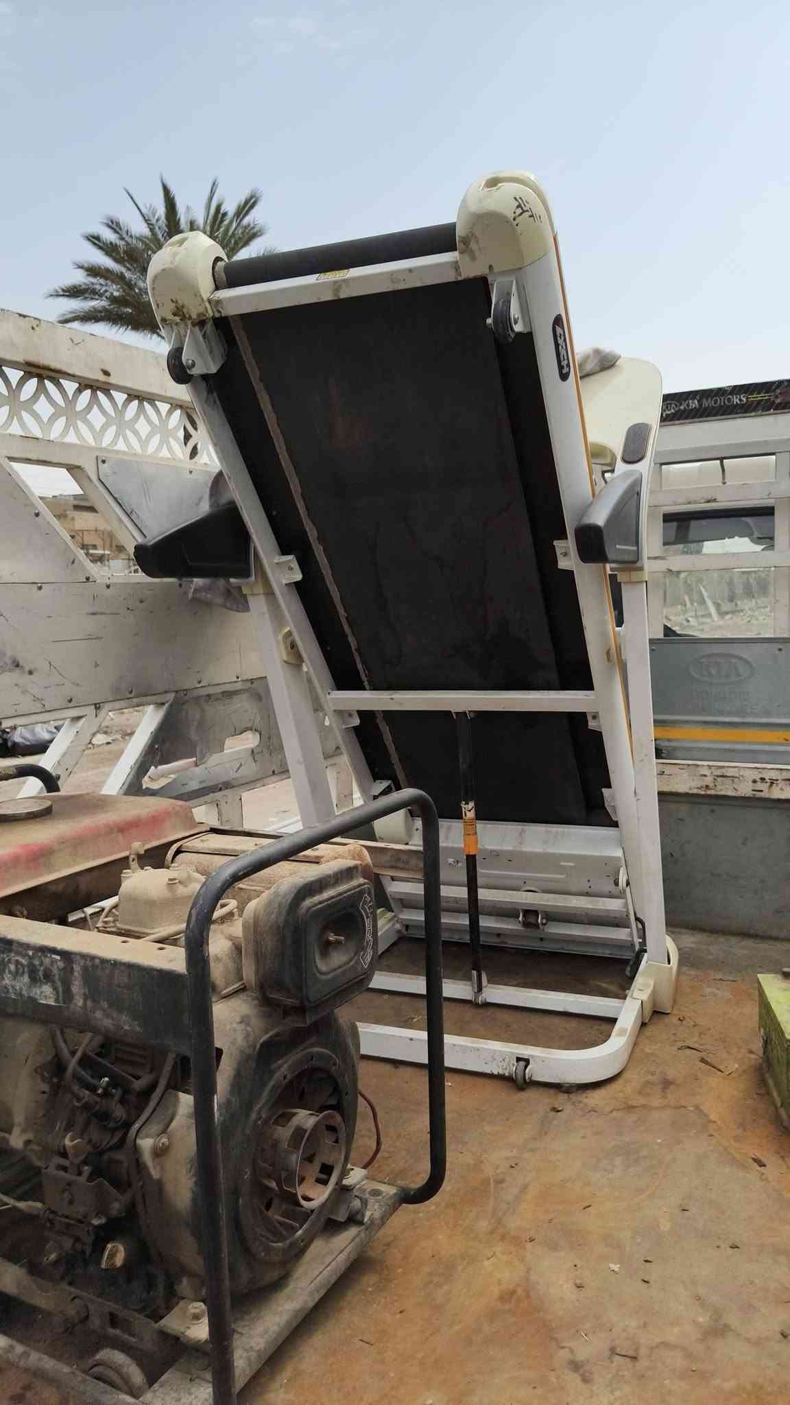 جهاز جبلي شغال بس القايش تعبان سعر 250 وبيه مجال العنوان بغداد مدينة الصدر ***********
