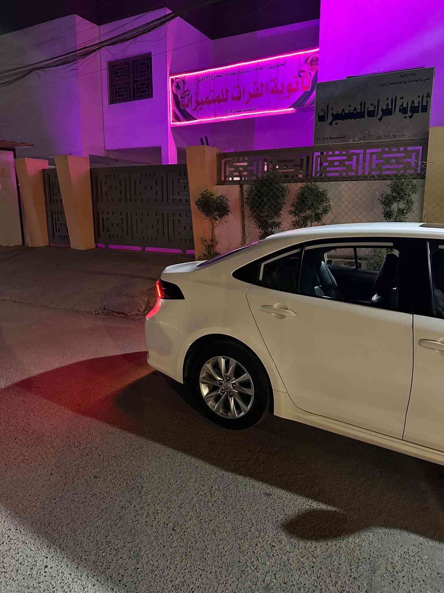 السلام عليكم
للبيع كورلا هايبرد تجميع صيني شكل الخليجي موديل 2024 السياره كفاله عامه السياره نضيفه بمعنى الكلمه ماشيه 26 الف حقيقي مواصفاتها معروفه شاشه وبصمه وفتحه وكامره خلفيه رادار انضمه قياده اوتو هولد داخل جلد اسود علامه زركه فول مواصفات محرك 1800 رقم بغداد تحويل ثاني يوم للاستفسار اكثر ***********
