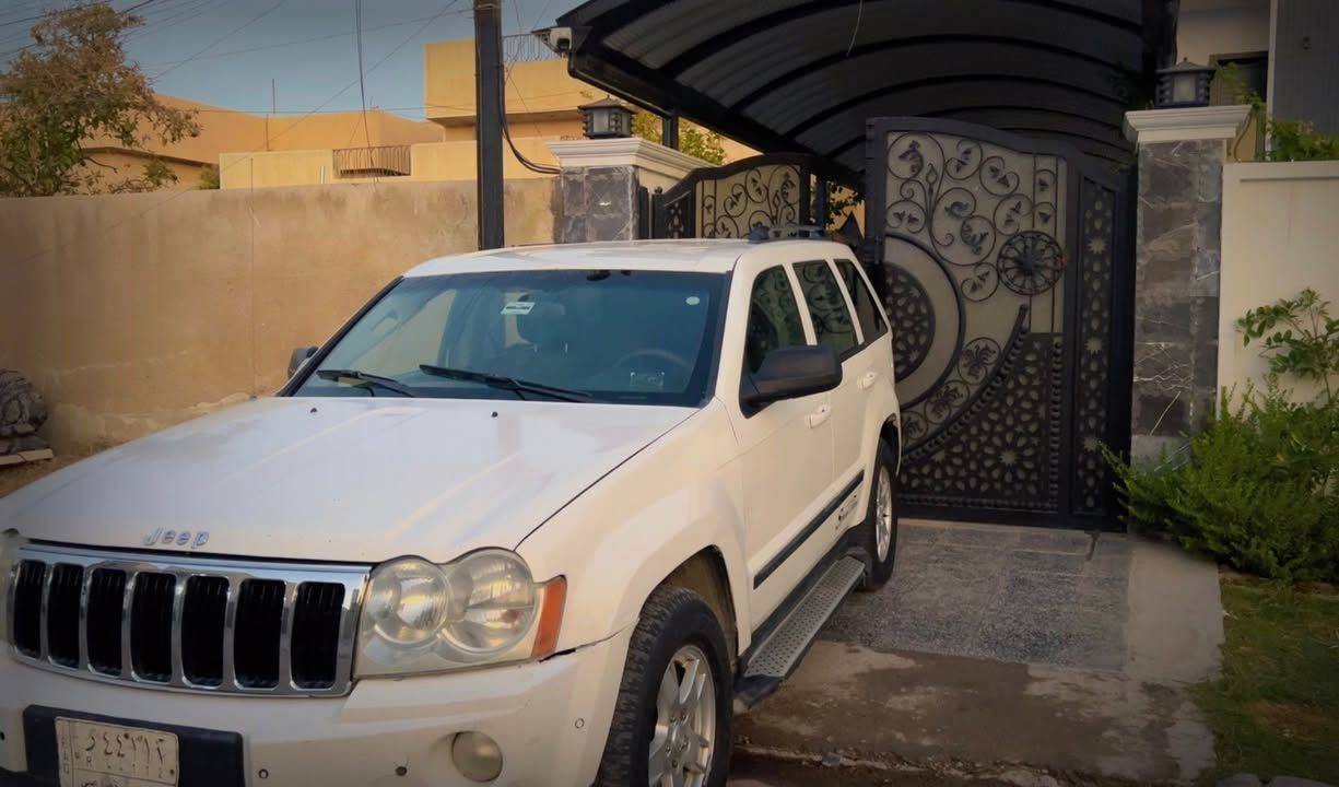 سلام عليكم جيب لاريدو 2008  بسعر 75 وبيه مجال

محرك V6 3.7L سته سلندر مرغوب كيرو محرك بشرط مامفتوح 
سياره نضيفه ومال جناي ، رقم مميز 
حادث الوارد جاملغ وبنيد  
وشويه صبغ في الجاملغ الخلفي 
مواصفات فول ، عده الفتحه 
فتحة -داخل اسود مطعم رصاصي  - كشن كهربا -
 كاميرا - تبريد مركزي - تحديد سورعة - بلاجكتور -
 - مراي كهربا اربع تاير و ويل بيلادي بدون نقص 
مكاني بغداد العامريه 
‭***********‬
