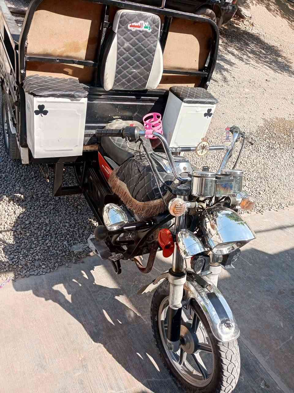 سلام وعليكم ستوته فحل عالي حوثيه  للبيع موديل 2021 محرك 22   الستفسار ع هاذا الرقم أو خاص المكان سامره  ***********
