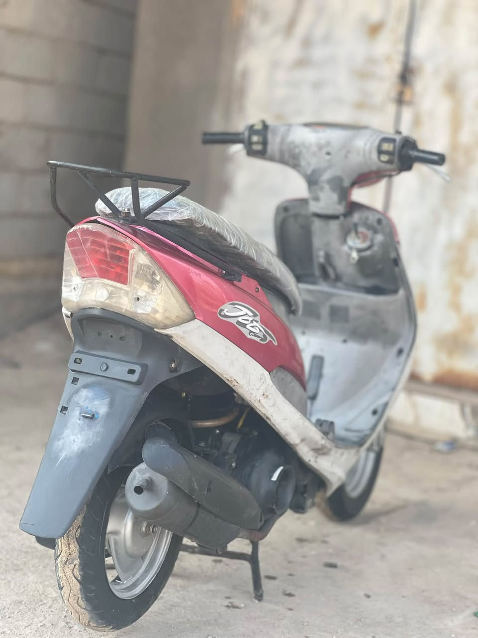 دراجه ماكس منغولي نكره هندر عوزها سلف مبدل بس ولفات سعر 600 وبيها مجال ***********
