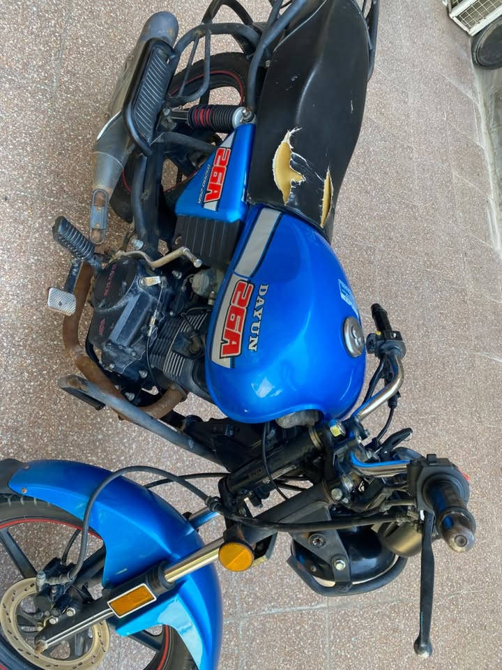 دايون نفخ اوراق اصولي
موديل 20 
المحرك 200cc
المحرك كفاله برغي ممفتوح بي 
طويريج 
سعرها مليون 250
***********

