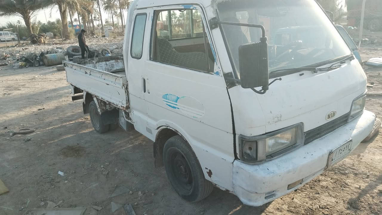 سلام عليكم كيا 94 للبيع جاهزه على اخر حبايه مكاني بابل النيل
سعرها 40 وبيها مجال جدا بسيط تحويل مباشر 
***********
