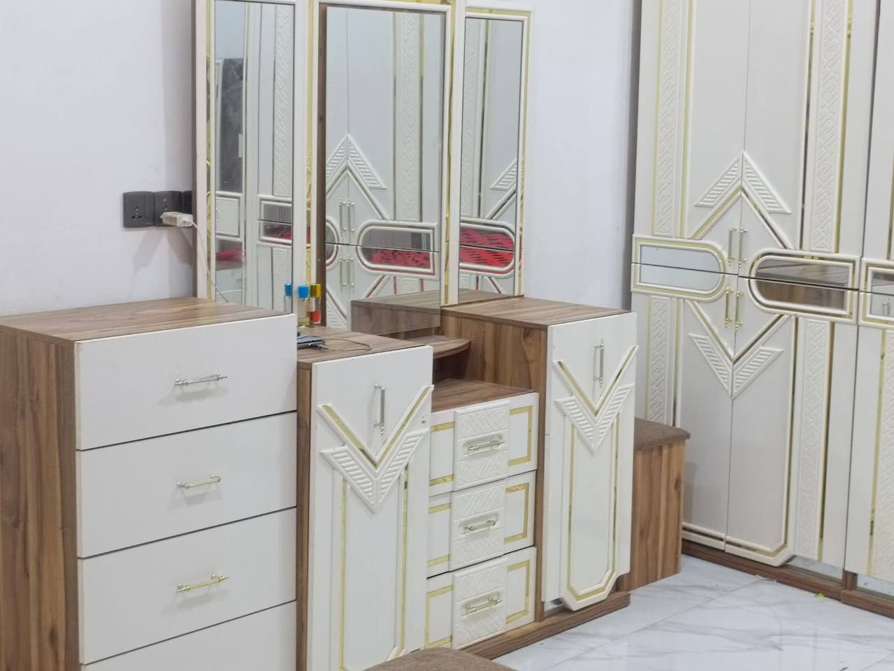السعر مليون و ٣٠٠ استخدمه قليل ماخذها ب ٣ملاين الاستفسار *********** بي واتساب

