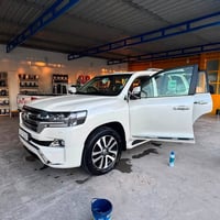 لاندكروزر • موديل ٢٠١٨ • ماشي ١٠٠٠٠٠