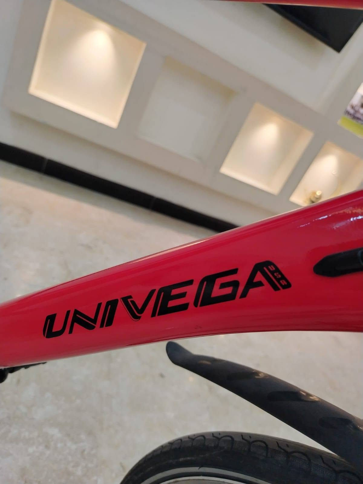 امريكي مختوم UNIVEGA 🇺🇸🇺🇸
اسم الموديل MAXIMA FITNESS1.0
الحالة : جديد مستخدم قليل
الحجم 28 
الفئه : دراجة الطريق (الهجين) c700
المعدن ؛ المنيوم 
نوع الاطارات KENDA
عدد السرعات 2 امامي / 8 خلفي 
نوع السستم microSHIFT 🦾🦾🦾
نوع البريكات PROMAX
وياله 622 طبقتين المنيوم 
مكاني بغداد السيديه ***********
