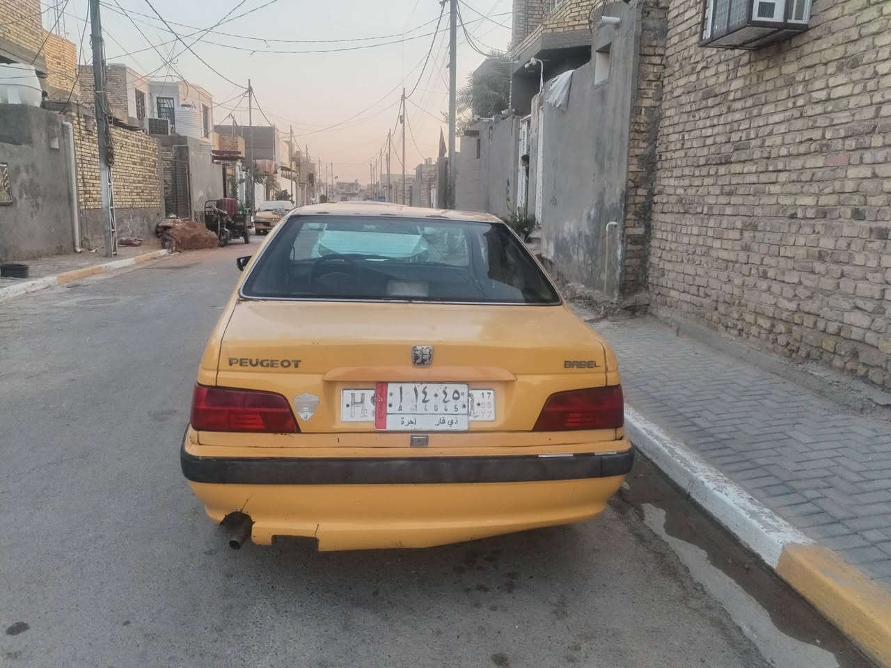 سلام عليكم بيجو بارص موديل 15 محرك نضيف لا تنقيص ولا تبخير كير نضيف حداديه نص عمر تحويل مباشر سياره عليها هئيه وغرامات ٩٥٠ تريد اصفره الك تريد انته تصفره سعر  ٢١ ورقه وبيها مجال شويه
***********
