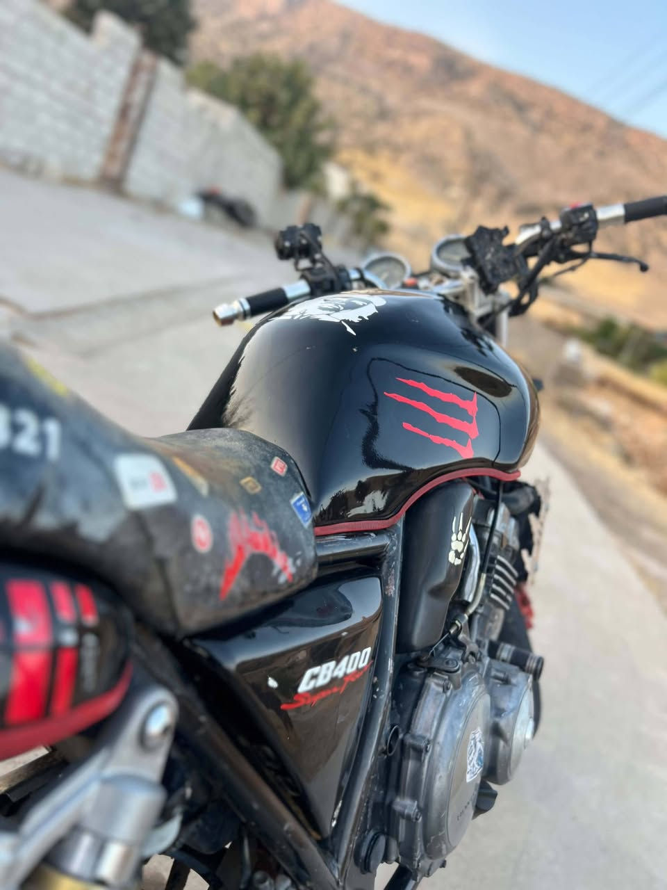 هوندا CB400 • انستجرام