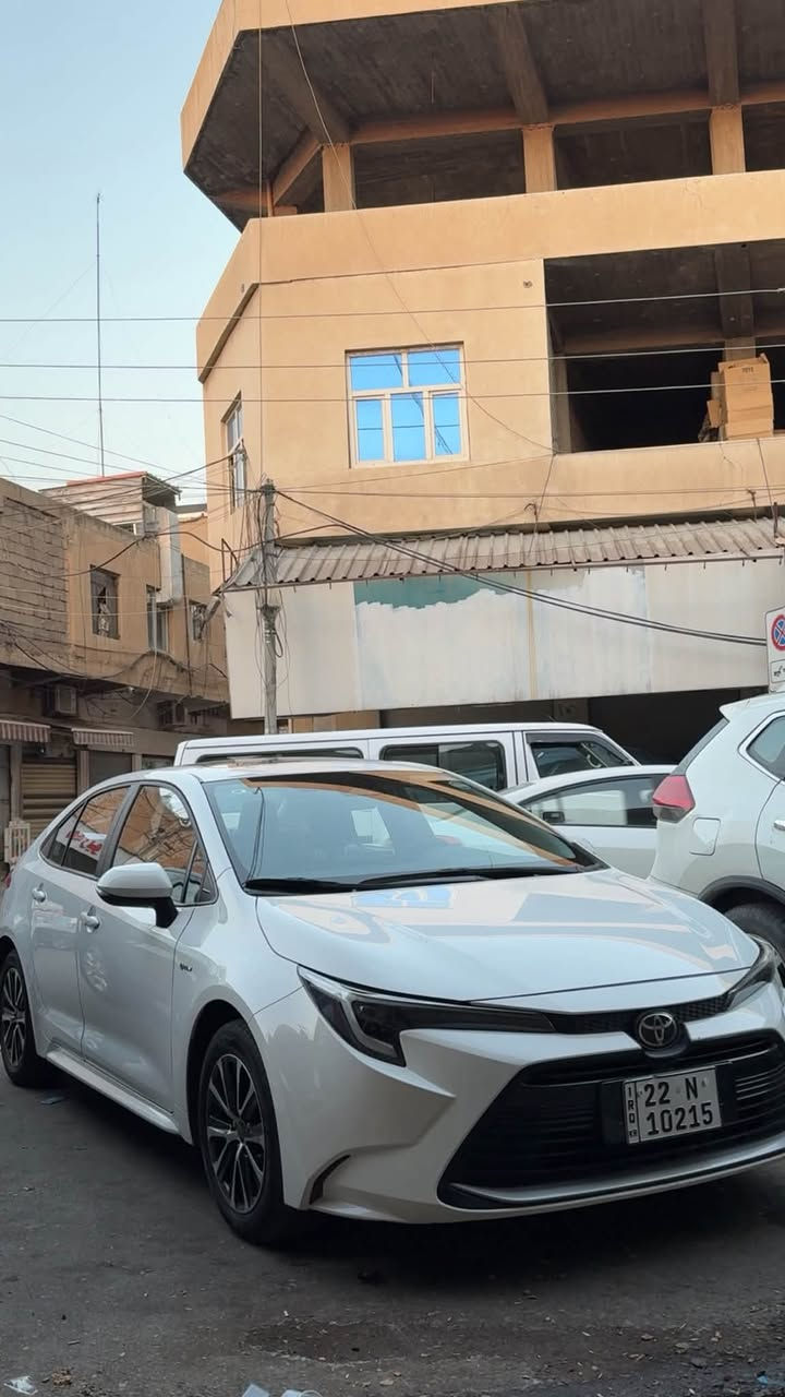 كورله هايبرد 
2024 شكل امريكي
فول مواصفات 👉🏻
سلايد / بصمه / اشاير بل مري
كلين تايتل✅ بس بيها ملاحظه بلصندوق   
السعر 155$
ماشيه100km

***********
