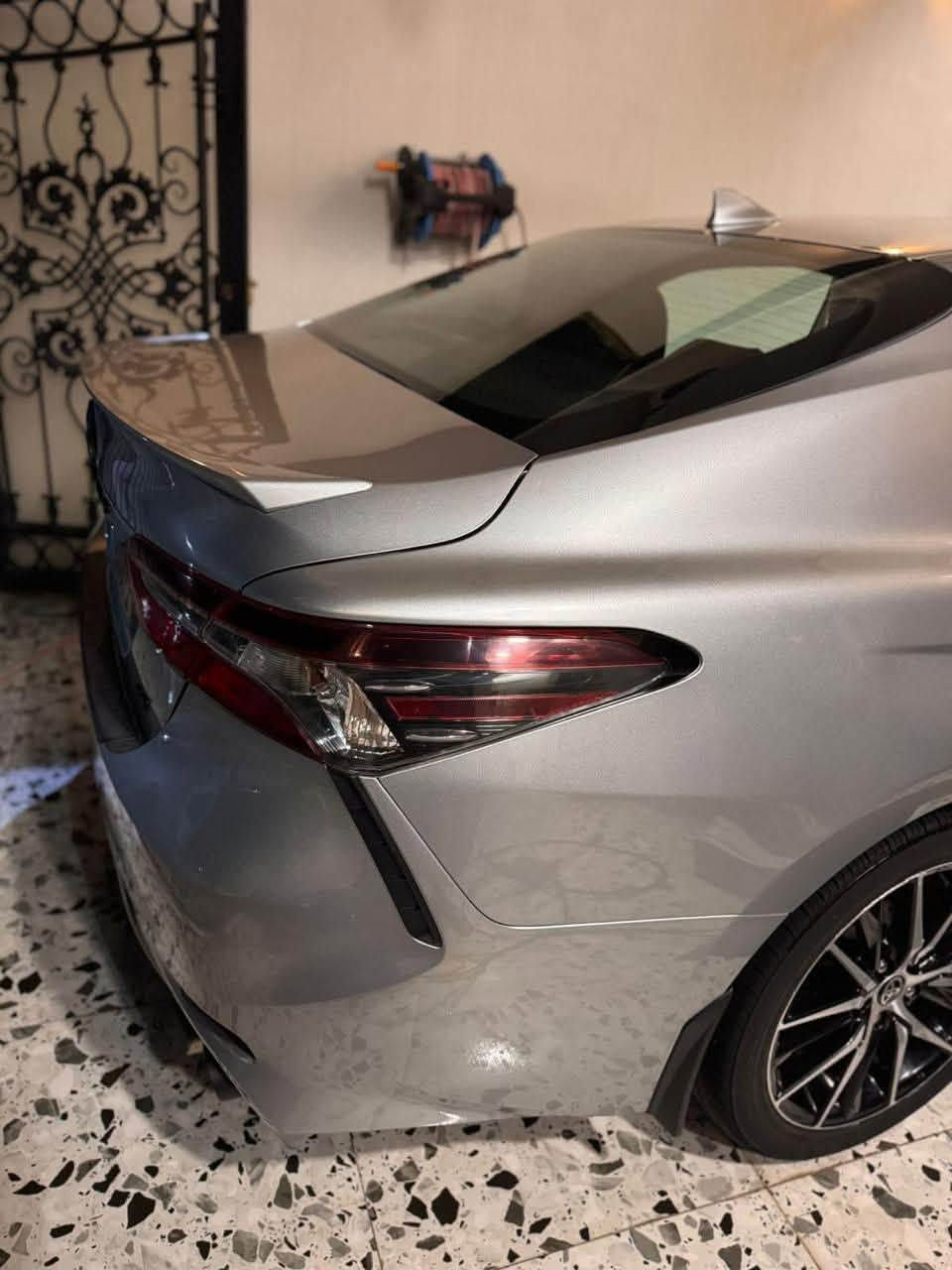 🚨 للبيع تويوتا كامري 🚨
🚘 كامري وارد أمريكي
🔹 الضرر: جاملغ أمامي
🔹 بدون دواخل
🔹 السيارة نظيفة ومواصفاتها معروفة
🔹 صور الحادث والسونار موجودة

💰 السعر: 205 ورقة
🔥 وبيها مجال للجادين فقط

📍 المكان: صلاح الدين تكريت 
📞 للاستفسار: ***********

الرجاء التواصل للجادين فقط، وبالتوفيق للجميع ❤️
