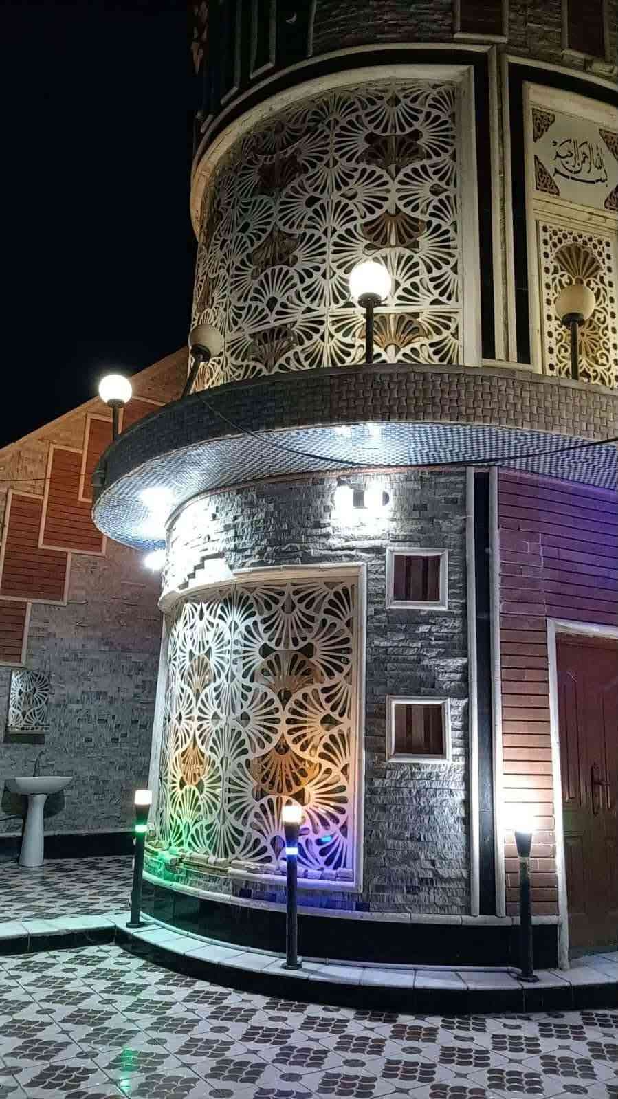 السلام عليكم
بيت للبيع بداية شارع سالم قريب ع فلكت 60
مساحته. 200م  طابقين 🏠
الطابق الأول عكاده
أستقبال ظيوف
صاله
مطبخ
غرفه نوم واحده
حمامات داخليه وخارجيه مع طارمه
مخزن خلف البيت
الطابق الثاني
غرفتين نوم
صاله
وحمامات بعده مكامله
الأستفسار الاتصال أو مراجعت مكتب المطور العقاري الكائن في حي الجزائر شارع المطاعم أو الاتصال على الأرقام
***********
***********
***********
المطور العقاري امانك في العقار 🌃
